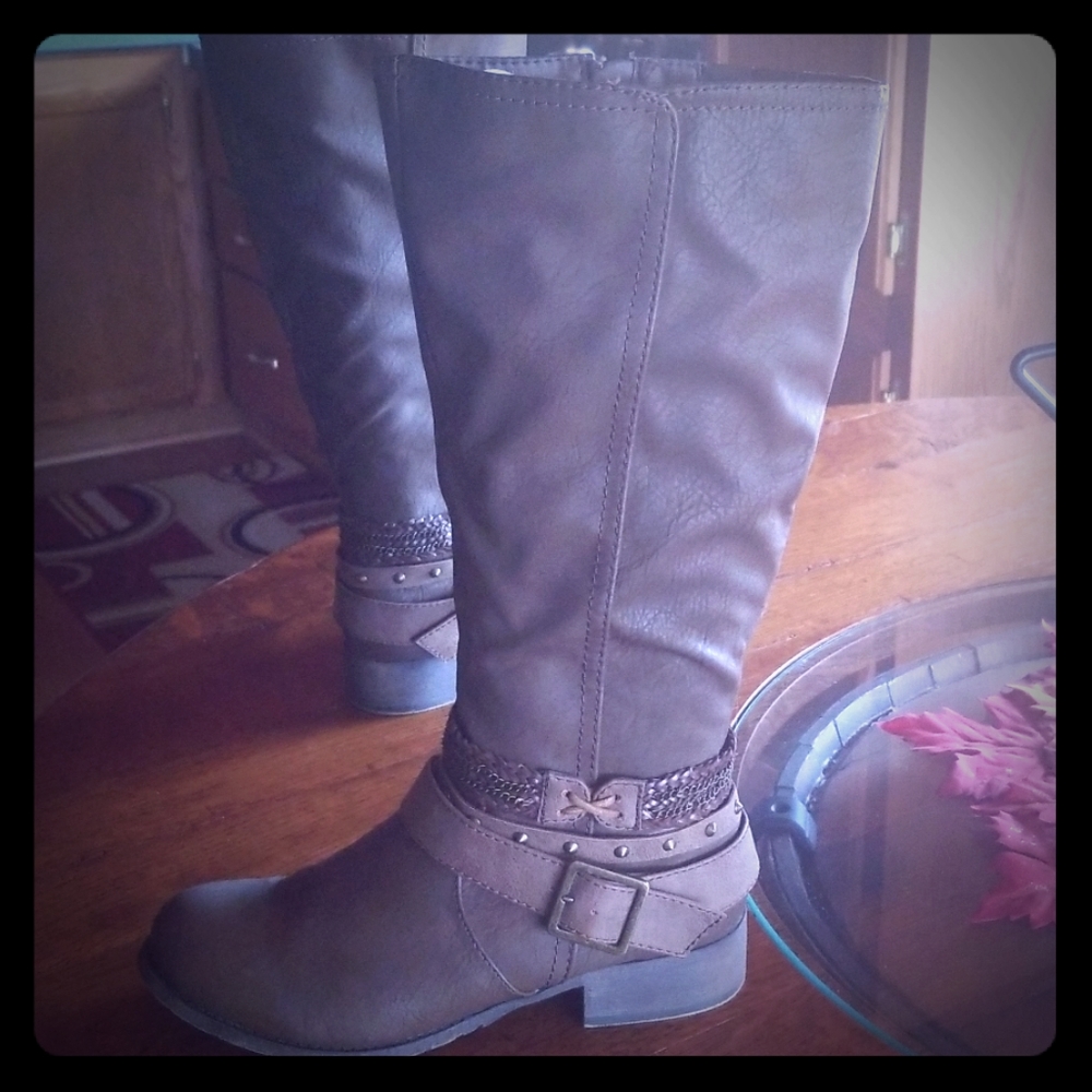 Meena Boots